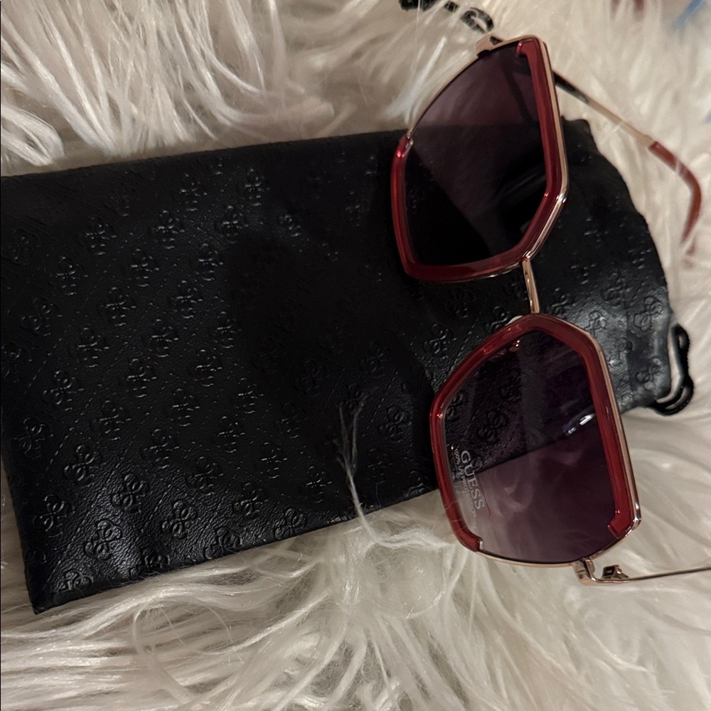Guess Red Sunglasses with Black Pouch